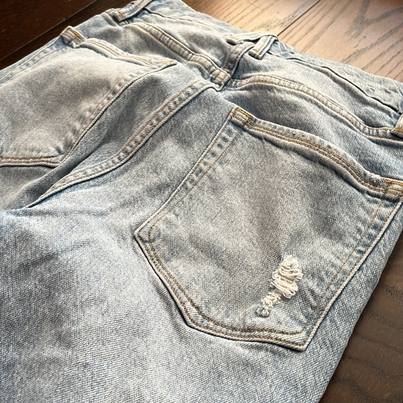 Good American Sz 4/27 High Waisted, Straight Leg Light Wash Denim Jeans - Picture 13 of 15